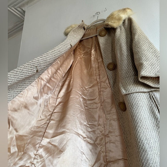Real fur collar vintage tan wool tweed coat with silk lining 1960s swing coat - Picture 7 of 9